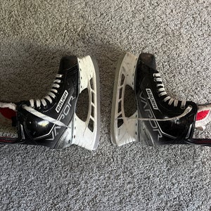 Bauer Vapor X3.7 Hockey Skates Regular Width Size 6 (Used)