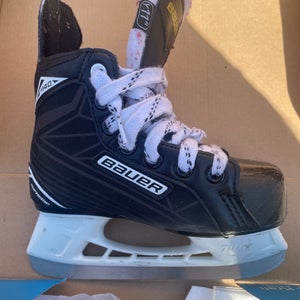 Bauer Supreme 140 Hockey Skates Regular Width 11 (Used)