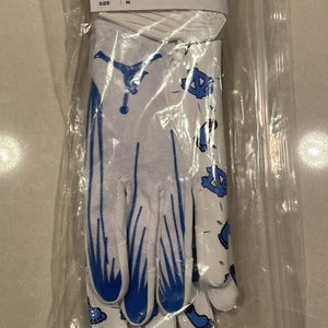 White Medium Adult Jordan Gloves (New)