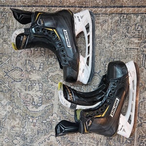2022 Bauer Ignite Pro+ Hockey Skates Regular Width Size 6 (Used)