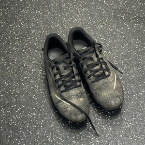 Used Under Armour Soccer Cleats Black Youth 09.5 11849-S000027337