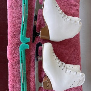 EDEA Figure Skates B Adult 5 (Used)