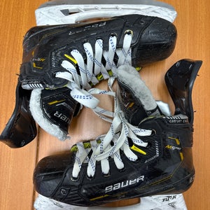 Bauer Supreme M5 Pro Size 1.5
