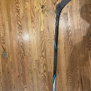 Junior Bauer Nexus Tracer Right Handed Hockey Stick P29 (Used)