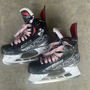 Bauer Vapor X3.7 Hockey Skates Regular Width 7.5 (Used)