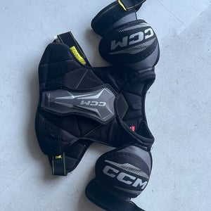 CCM Tacks Vector Shoulder Pads Jr