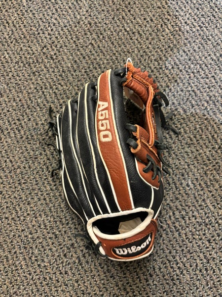 Wilson A550 RHT Infield Baseball Glove 11.5"