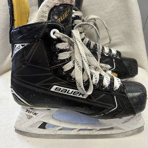 Junior Size 2.5 Bauer Supreme S170 Ice Hockey Skates.