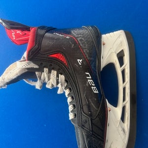 2023 Bauer Vapor 3X Pro Hockey Skates Regular Width Size 3 (Used)