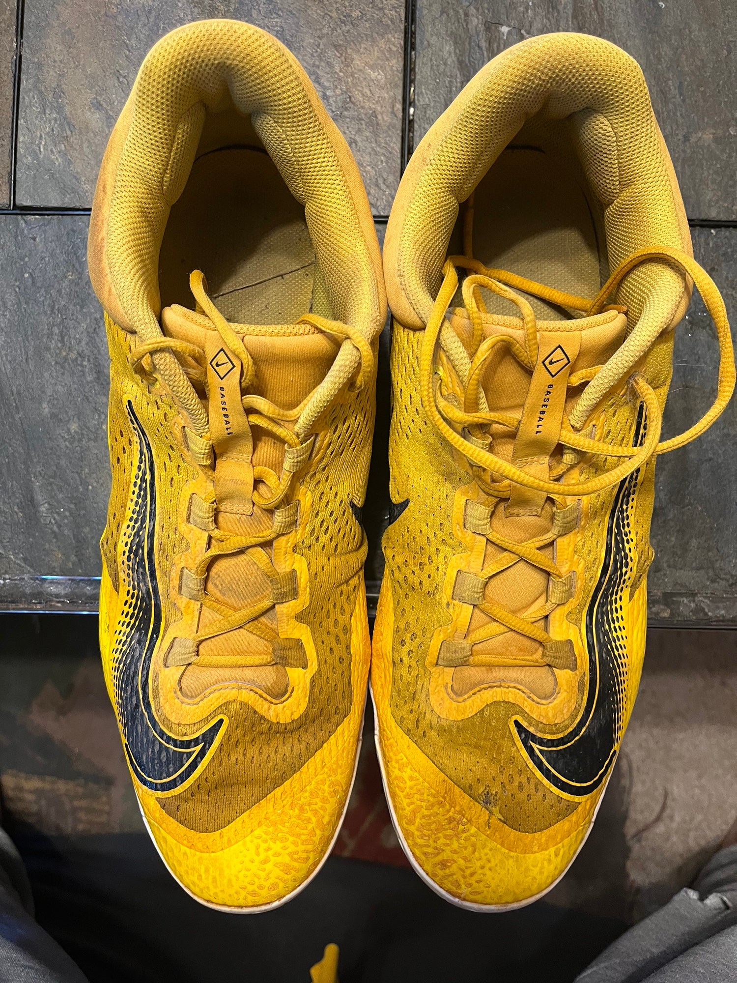 Nike Alpha Huarache Elite 4 Low DR6851-701 Metal Yellow Baseball Cleats sz 14 Nike Alpha Huarache Elite 4 Low TB Amarillo Yellow Baseball  main image 2