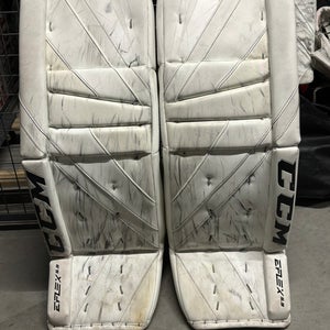 33"  CCM Extreme Flex 5.9 Goalie Leg Pads  (Used)