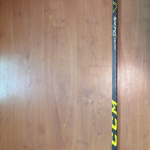 Intermediate CCM Ultra Tacks Right Handed Hockey Stick P29 (New)