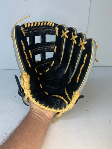 Wilson (Used) Gray Right Hand Throw 12.75" Baseball Glove