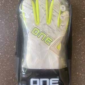 Goalie Gloves (New)