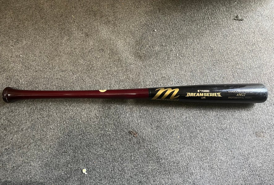 Marucci AM22 Bat (-3) Maple 29.5 oz 32.5" (Used)