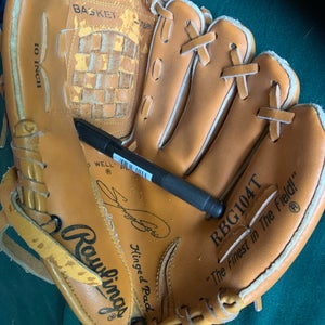 Rawlings Right Hand Throw Baseball Glove 10" (Used)