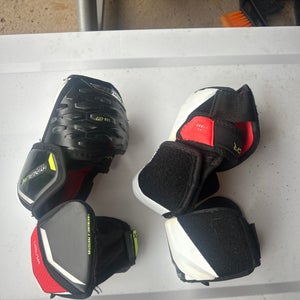 Medium Intermediate Bauer Vapor Hyperlite Elbow Pads (Used)