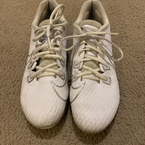 White Men's Size M 9.0 (W 10.0) Adult Nike Low Top Vapor Edge Pro 360 Turf Cleats (Used)