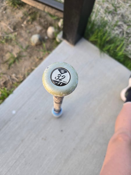 2024 Louisville Slugger LXT Bat (-11) Composite 21 oz 32" (Used)