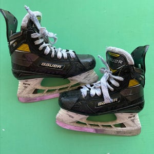 Junior Bauer Supreme 3S Pro Hockey Skates | Size 3 (Used)