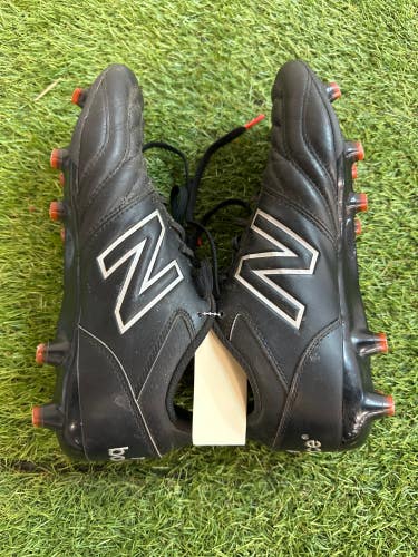 New Balance Molded Soccer/Football Cleats | Size: 7.5