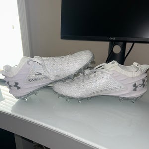 White Men's Size M 10.5 (W 11.5) Adult Under Armour Low Top (New)