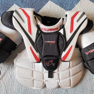 Small Vaughn Vision 9200 Goalie Chest Protector (Used)