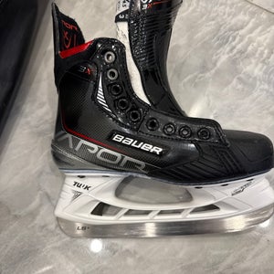 Bauer Vapor 3X Hockey Skates Extra Wide Width Size 4.5 (Used)
