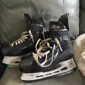 2022 Bauer Supreme Mach Hockey Skates Regular Width 8 (Used)