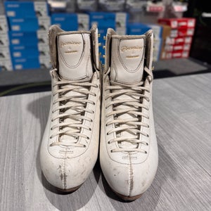 Jackson Premieres Size 7 1/2 B