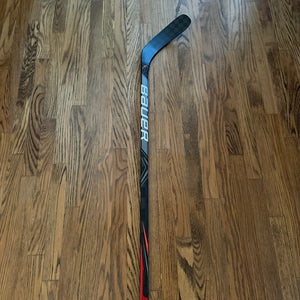 Intermediate Bauer Vapor FlyLite Right Handed Hockey Stick P88 Pro Stock (New)