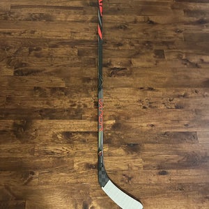 Senior Bauer Vapor FlyLite Right Handed Hockey Stick P92 Pro Stock (Used)