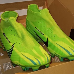 Green Kids Size M 7.0 (W 8.0) Nike Superfly Academy Trainers Cleats (Used)