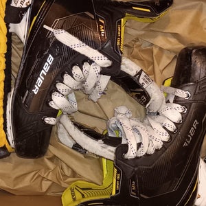 Bauer Supreme M4 Hockey Skates Narrow Width  Size 5 (Used)