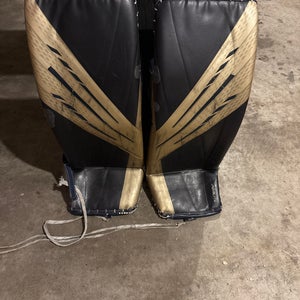 Medium  2022 Bauer Hyperlite Goalie Leg Pads Pro Stock (Used)