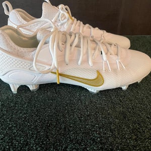 White Men's Size M 7.0 (W 8.0) Adult Nike Low Top Huarache 9 Elite Low Molded Cleats (New)