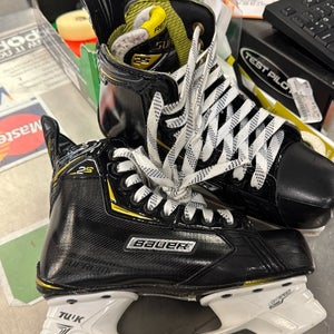 Bauer Supreme 2S (Used) Junior Size 4.5 Ice Hockey Skates intermediate