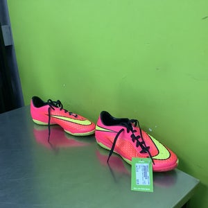 Nike (Used) Size M 8.5 (W 9.5) Red Indoor Cleats