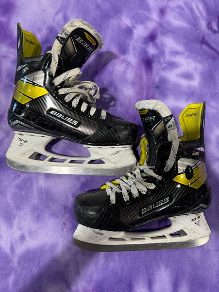 Bauer Supreme 3S Hockey Skates Regular Width 5 (Used)