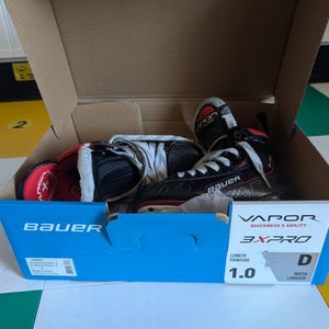 Bauer Vapor 3X Pro Hockey Skates Size 1.0 D (Used)