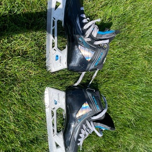 True TF7 Hockey Goalie Skates Regular Width  8 (Used)