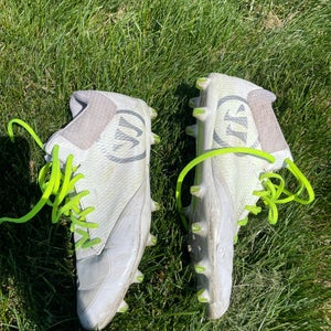 Men's Size M 11.0 (W 12.0) Adult Warrior Burn 9.0 (Used)