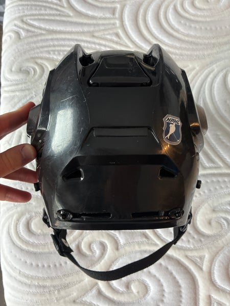Large Bauer Re-Akt 100 Helmet (Used)