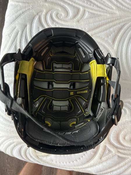 Large Bauer Re-Akt 100 Helmet (Used)