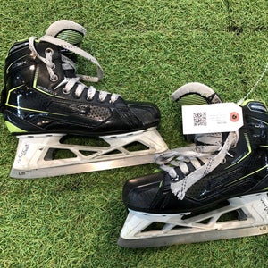Junior Bauer GSX Hockey Goalie Skates Regular Width Size 3.5 (Used)