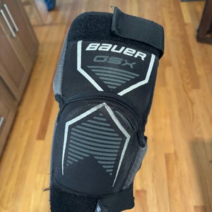 Bauer GSX Youth Hockey Goalie Knee Pads (Used)