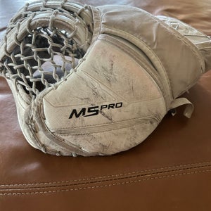 Bauer M5 Pro Goalie Glove (Used)