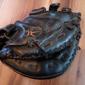 USED Kelley Pro Black Leather Catchers Mitt DN030 Right Hand Thrower