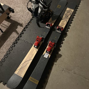 2020 MAJESTY Dirty Bear All Mountain Skis and Solomon XPro90 Custom Shell Boots