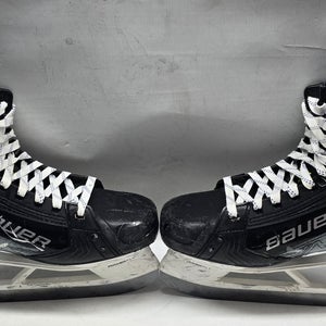 BAUER VAPOR HYPERLITE 2 ICE HOCKEY SKATES PRO STOCK 9.5 D USED NHL (13685)